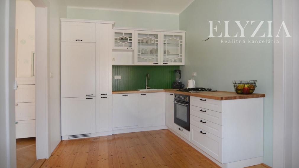 ..........PRENAJATÝ......... ELYZIA I Prenájom štýlový 3 izbový byt, Björsonova ul., Staré mesto, Bratislava