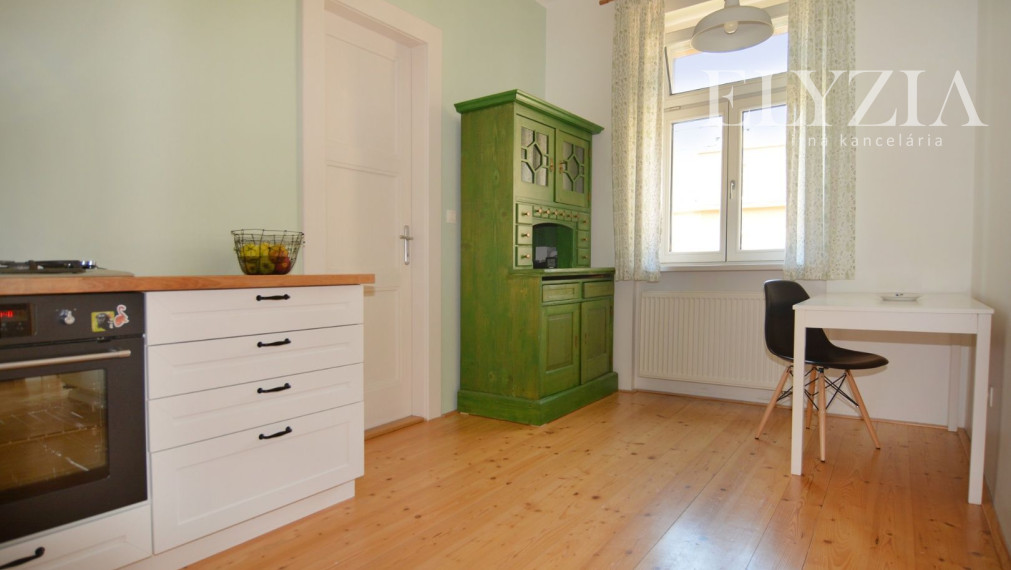 ..........PRENAJATÝ......... ELYZIA I Prenájom štýlový 3 izbový byt, Björsonova ul., Staré mesto, Bratislava