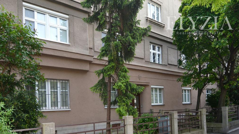 ............. PREDANÝ............. ELYZIA I PREDAJ PRIESTRANNÝ 2 IZB. BYT S LOGGIOU (97 m2), úžasná atmosféra, Račianska ul., Bratislava