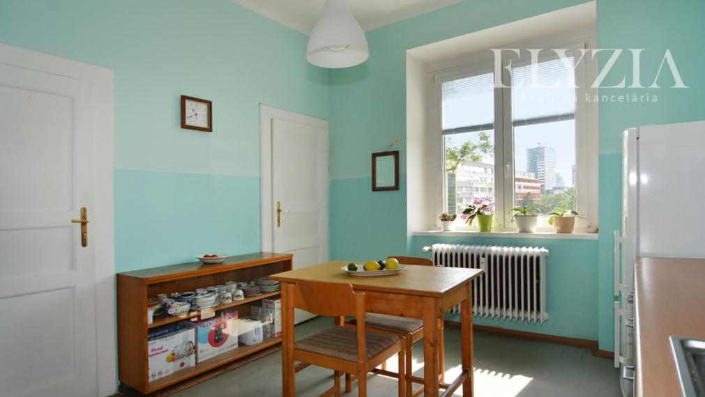 ............. PREDANÝ............. ELYZIA I PREDAJ PRIESTRANNÝ 2 IZB. BYT S LOGGIOU (97 m2), úžasná atmosféra, Račianska ul., Bratislava