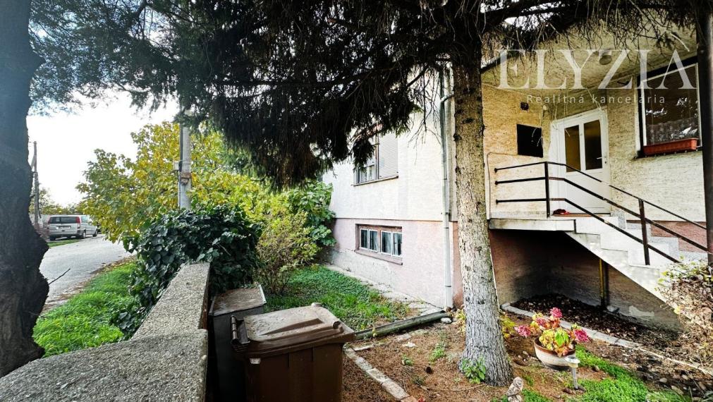 RODINNÝ DOM S OBROVSKÝM POZEMKOV V CHORVÁTSKOM GROBE