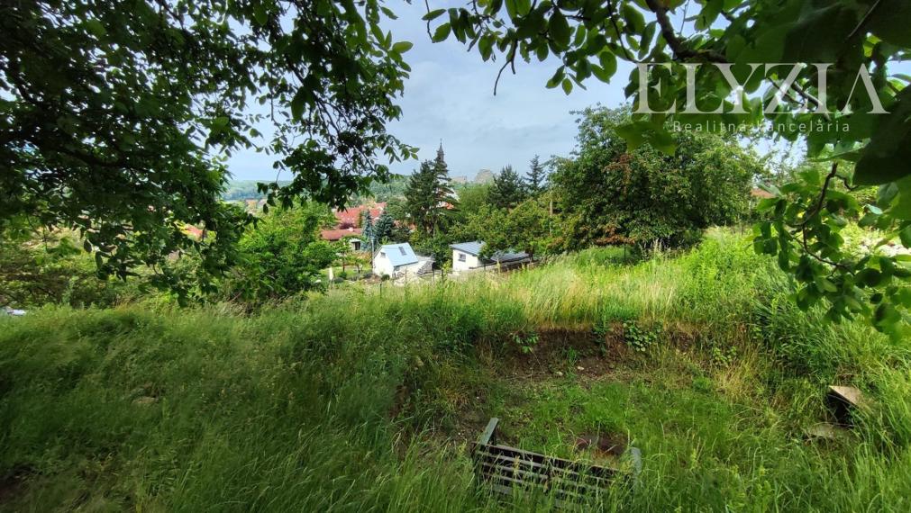 ELYZIA I ZÁHRADNÁ CHATA  s pozemkom priamo v Devíne, výhľad, (elektrika, voda kanalizácia) Lomnická, Bratislava- Devín