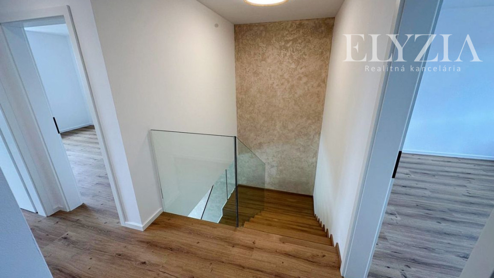 NÁDHERNÝ RD 2 NA PRENÁJOM V OBCI WOLFSTHAL, RAKÚSKO