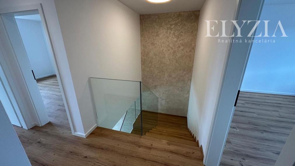 NÁDHERNÝ RD 2 NA PRENÁJOM V OBCI WOLFSTHAL, RAKÚSKO