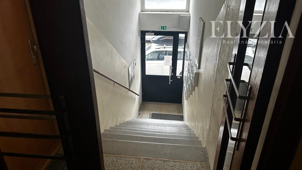 PREDAJ! 2,5 IZB. BYT PRI TRNASVSKOM MÝTE