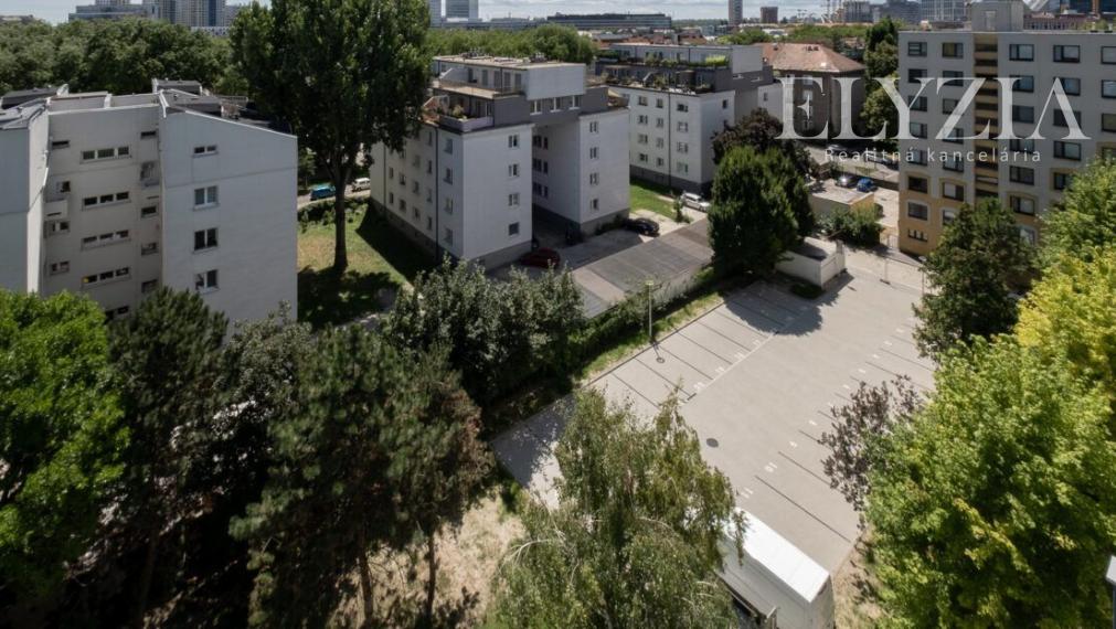 PRENÁJOM! 4 IZB. BYT V ÚPLNE NOVEJ NADSTAVBE S TERASOU!