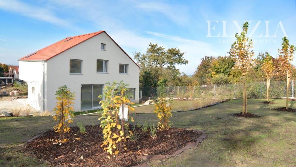 PREDAJ -  Samostatný RODINNÝ DOM-novostavba 2025, 629 m2 pozemok, Marianka