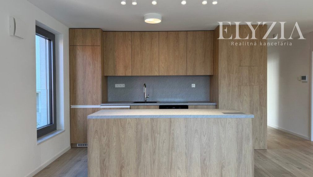 PRENÁJOM! 4 IZB. BYTU V NOVOSTAVBE S PARKOVANÍM V STAROM MESTE!