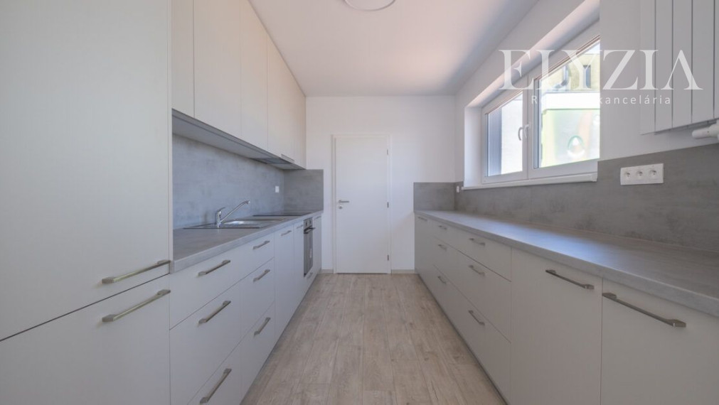 PRENÁJOM! 4 IZB. BYT V ÚPLNE NOVEJ NADSTAVBE S TERASOU!