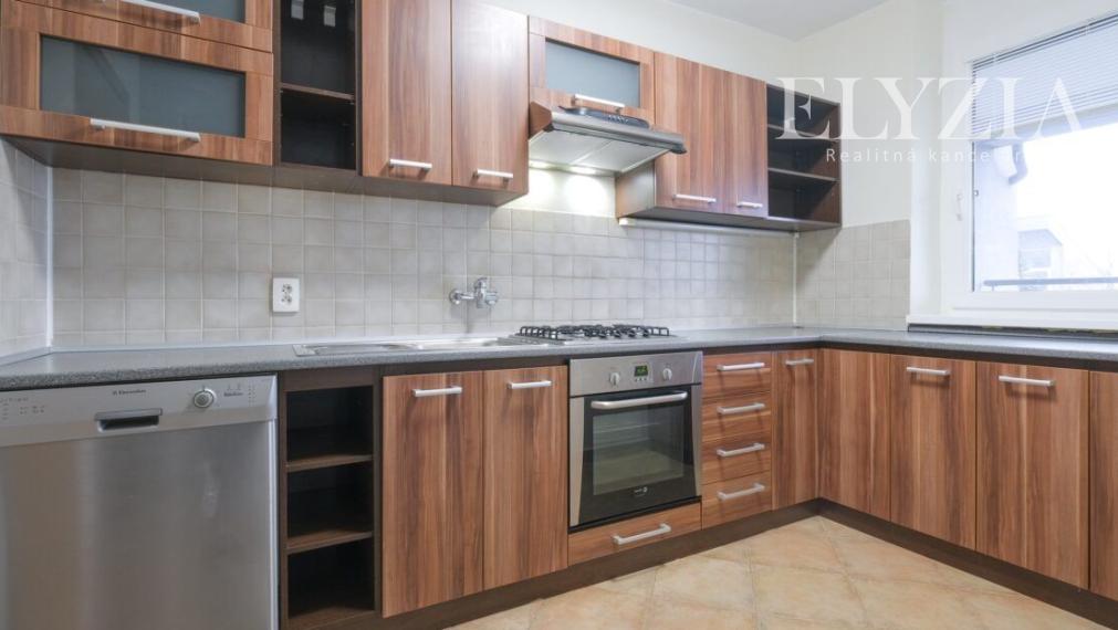 PRENÁJOM! 5 IZB. BYT NA HRADNOM KOPCI!