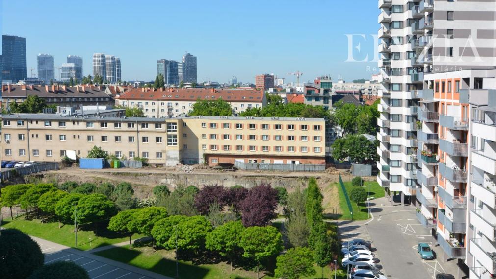 ELYZIA I PRENÁJOM 2 IZB. BYT 60 m2 S loggiou, pivnicou a parkovaním, ul Jégeho, Bratislava II