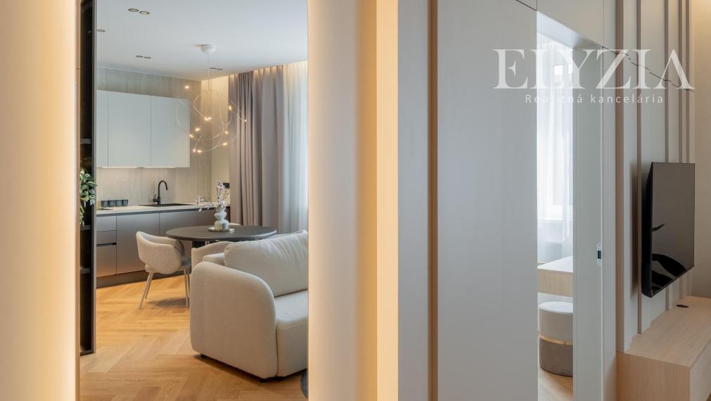 LUXUSNÝ 3,5 IZB. BYT PO NÁDHERNEJ REKONŠTRUKCII, BA NIVY