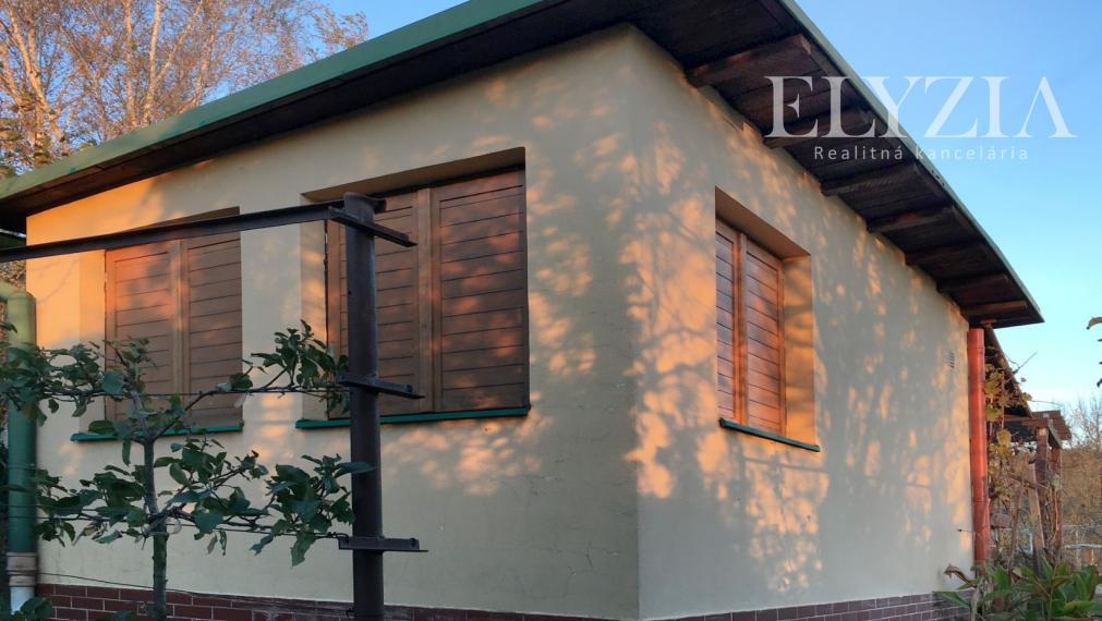 ELYZIA I Krásny pozemok priamo v Devíne s chatou (výhľad, všetky IS), Lomnická, Bratislava- Devín