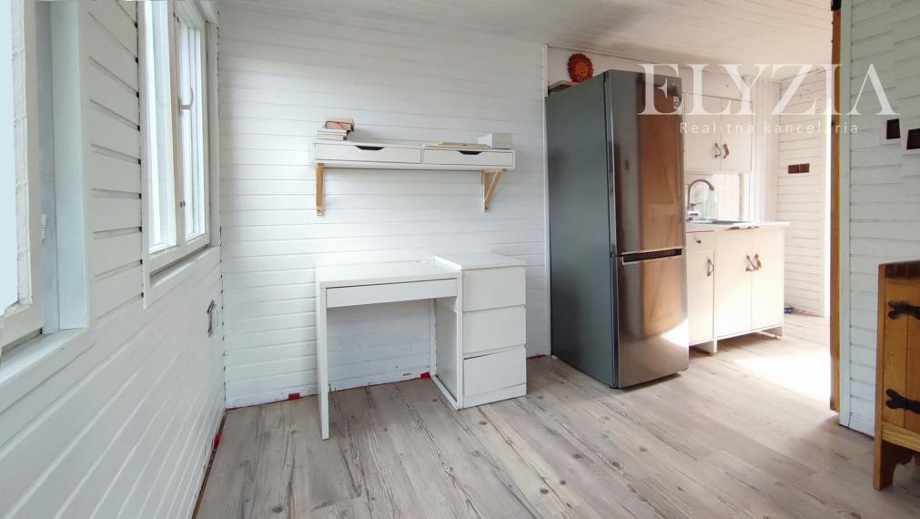 ELYZIA I Krásny pozemok priamo v Devíne s chatou (výhľad, všetky IS), Lomnická, Bratislava- Devín