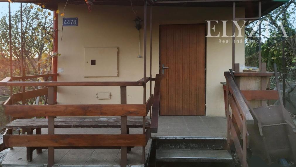 ELYZIA I Krásny pozemok priamo v Devíne s chatou (výhľad, všetky IS), Lomnická, Bratislava- Devín