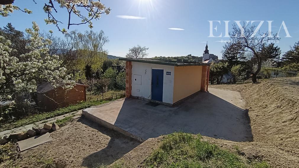 ELYZIA I Krásny pozemok priamo v Devíne s chatou (výhľad, všetky IS), Lomnická, Bratislava- Devín