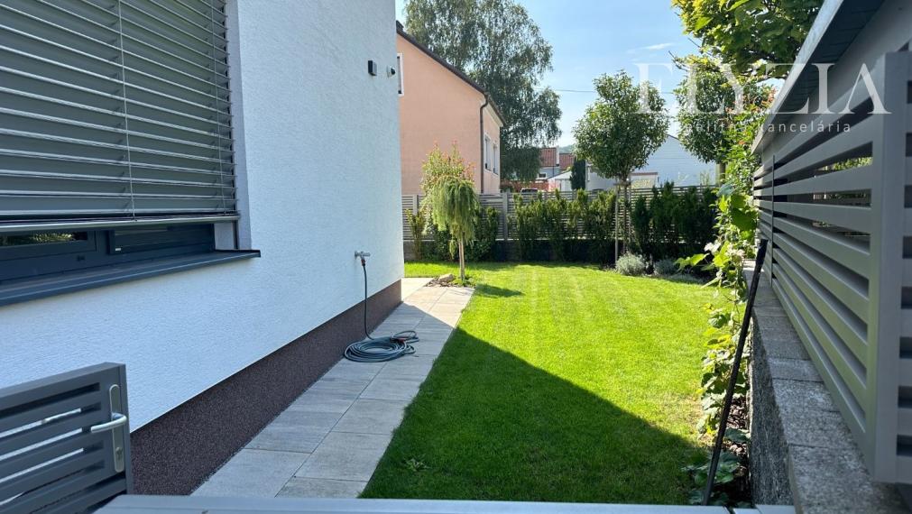 ELYZIA! NÁDHERNÁ NOVOSTAVBA V RAKÚSKU! PRENÁJOM RODINNÉHO DOMU S TERASOU, WOLFSTAHL