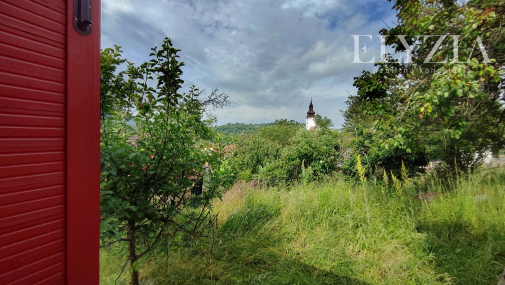 ELYZIA I Krásny pozemok priamo v Devíne s chatou (výhľad, všetky IS), Lomnická, Bratislava- Devín