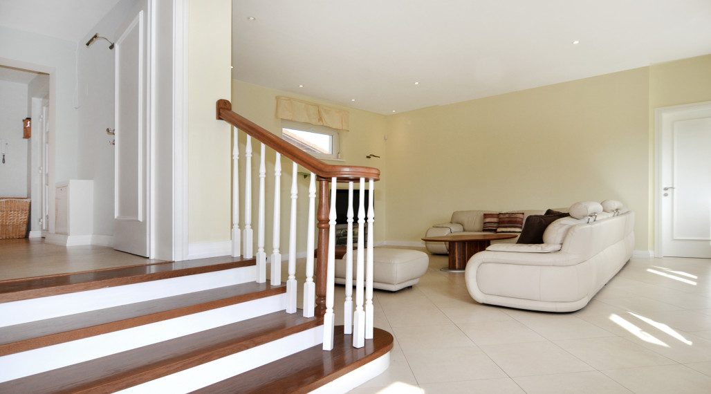 ..........PREDANÝ..........ELYZIA I PREDAJ – Samostatný RD r.2009, 200 m2+ dvojgaráž+ záhrada, blízkosť lesa, Wolfsthal, Rakúsko.