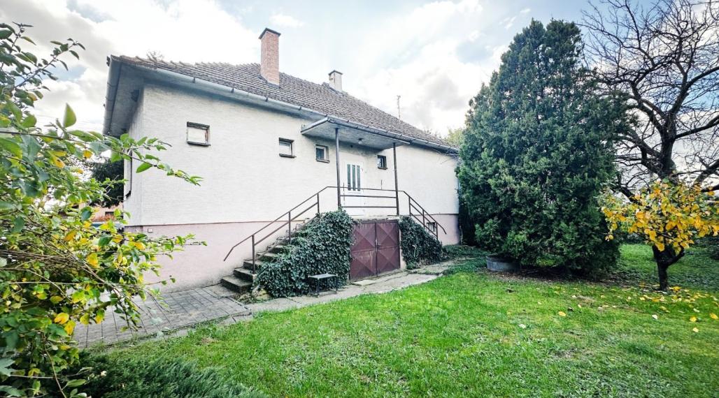 RODINNÝ DOM S OBROVSKÝM POZEMKOV V CHORVÁTSKOM GROBE