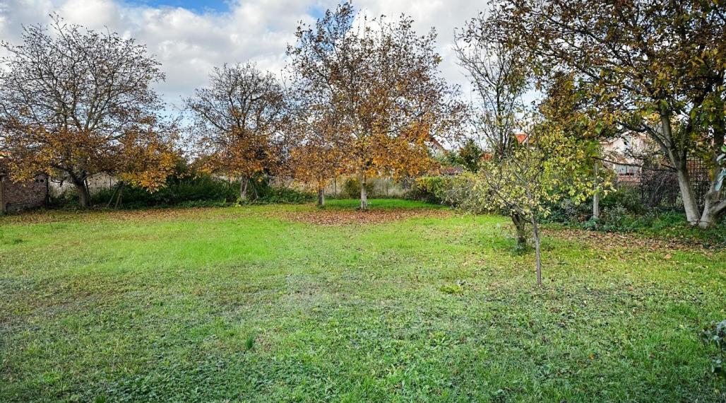 POZEMOK V CHORVÁTSKOM GROBE NA PREDAJ