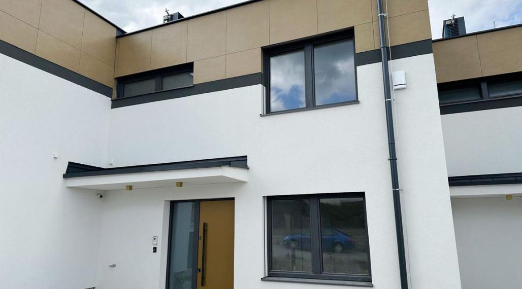 NÁDHERNÝ RD 2 NA PRENÁJOM V OBCI WOLFSTHAL, RAKÚSKO