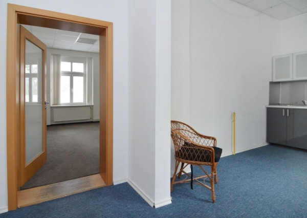 .........PRENAJATÝ.........ELYZIA I Prenájom 3 kancelárie, BANKOBYSTRICKÁ ul., Bratislava I