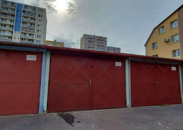 ELYZIA | PREDAJ! MUROVANÁ GARÁŽ S NOVOU STRECHOU V RAČI, VÝHONSKÁ UL.