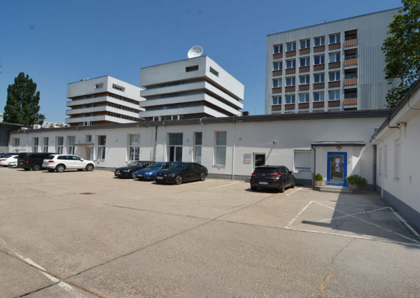 ELYZIA I PRENÁJOM KANCELÁRIE (4 x rôzne veľkosti), Trenčianska ul., parkovanie v cene, Bratislava II