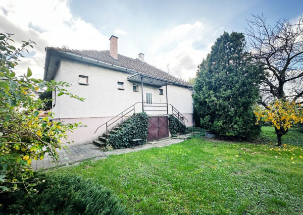 RODINNÝ DOM S OBROVSKÝM POZEMKOV V CHORVÁTSKOM GROBE