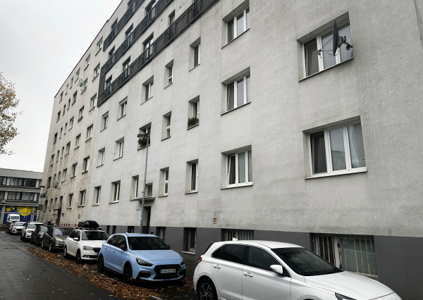 PREDAJ! 2,5 IZB. BYT PRI TRNASVSKOM MÝTE