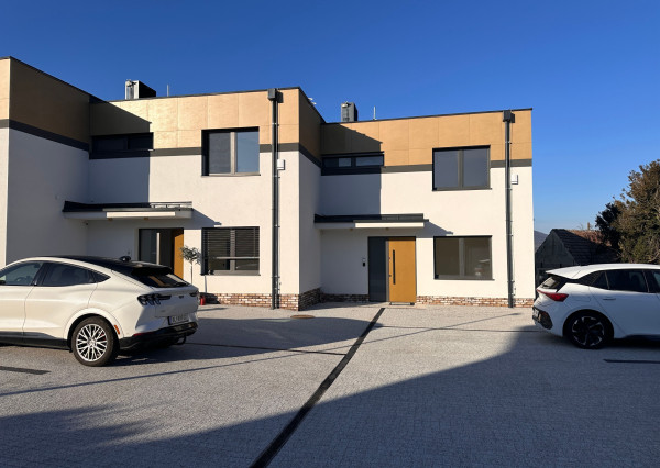 NÁDHERNÝ RD 3 NA PRENÁJOM V OBCI WOLFSTHAL, RAKÚSKO