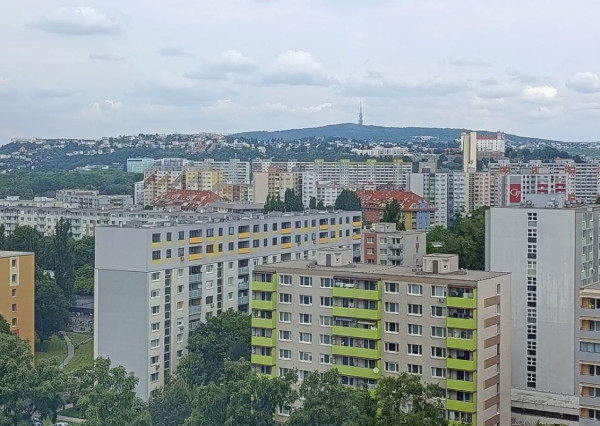 ELYZIA I TOP!! PRENÁJOM, Veľký 2-izbový apartmán s panoramatickými výhľadmi, parkovanie garáž – Vienna Gate, Petržalka