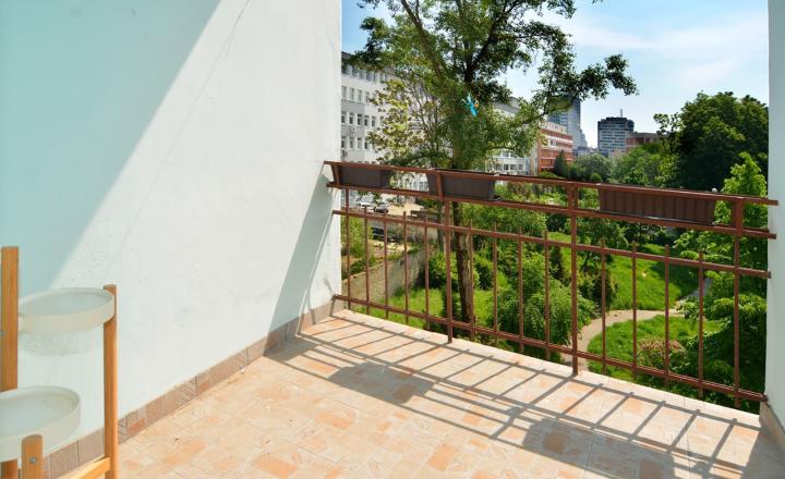 ............. PREDANÝ............. ELYZIA I PREDAJ PRIESTRANNÝ 2 IZB. BYT S LOGGIOU (97 m2), úžasná atmosféra, Račianska ul., Bratislava - fotografia 4