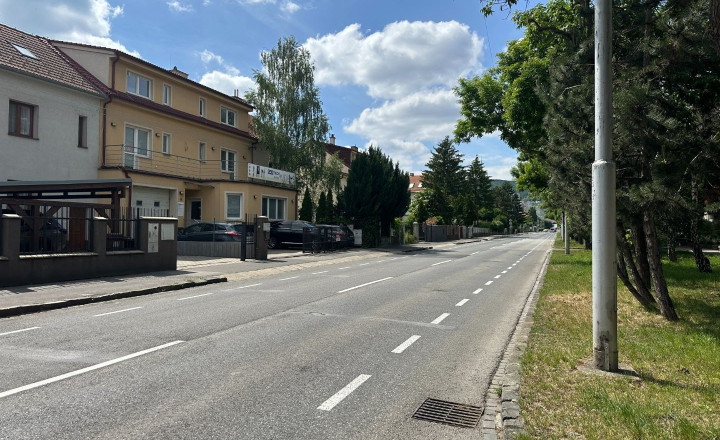 ELYZIA I MUROVANÁ GARÁŽ NA RIAZANSKEJ!